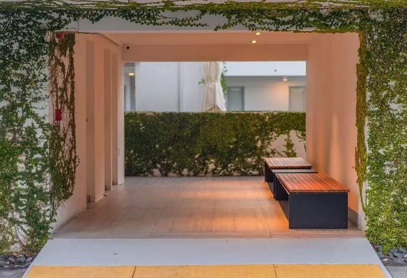 هتل Beach Haus Key Biscayne