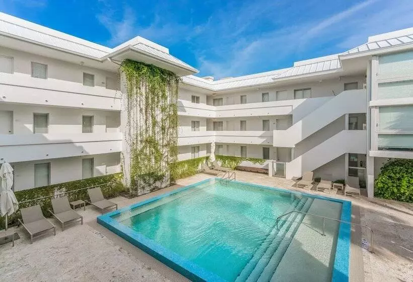 هتل Beach Haus Key Biscayne