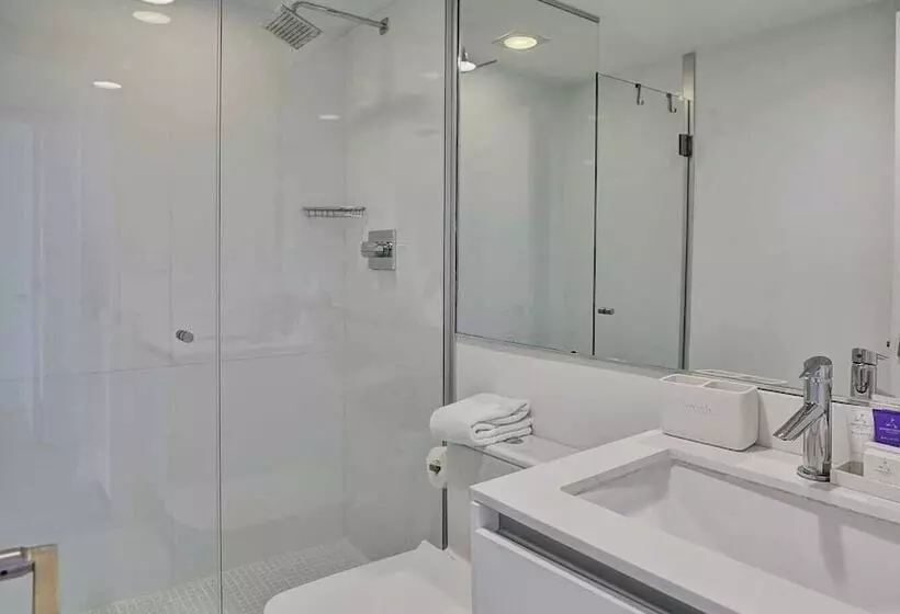 هتل Beach Haus Key Biscayne