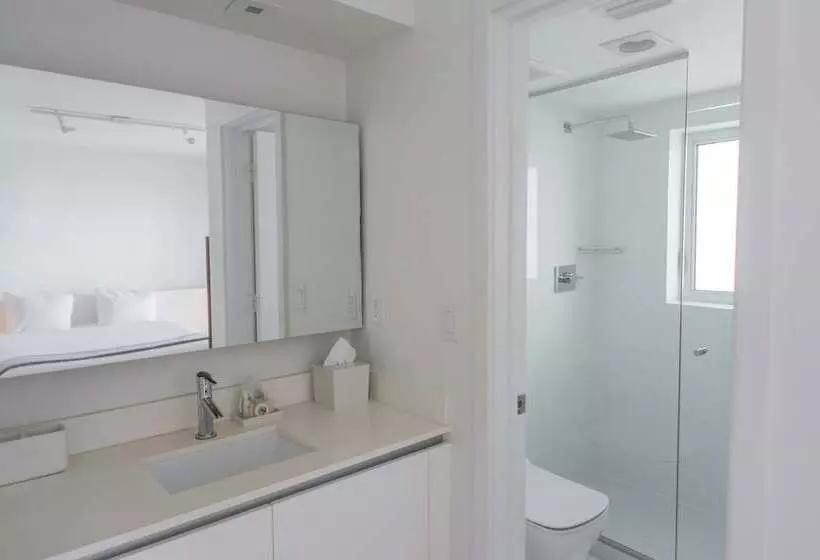 هتل Beach Haus Key Biscayne