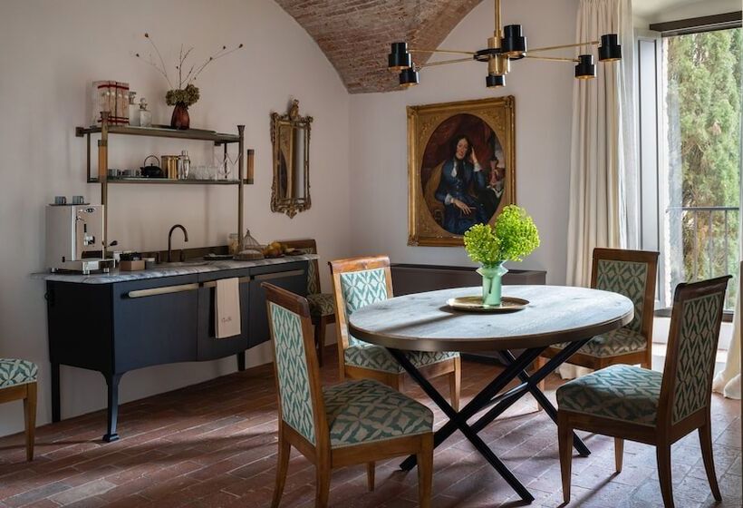 בית מלון כפרי Castello Di Reschio