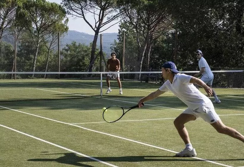 Hotelli Castello Di Reschio