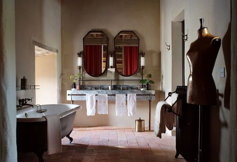 ホテル Castello Di Reschio