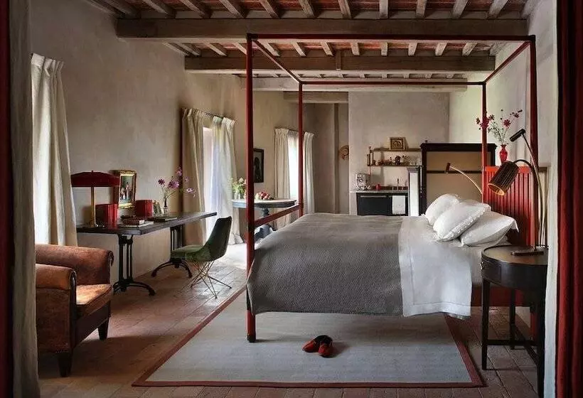 Hotelli Castello Di Reschio