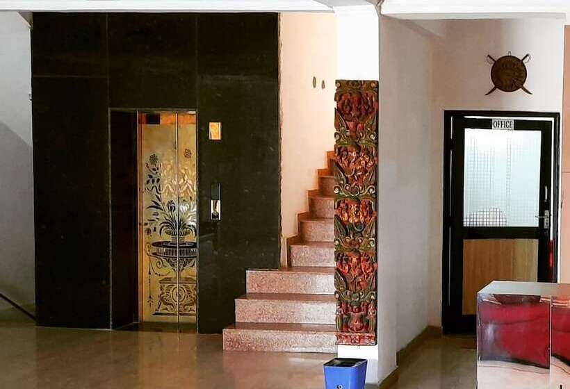 فندق Goroomgo Ambikalia Palace Agra