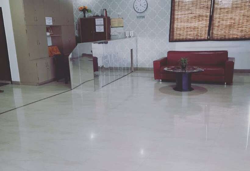 فندق Goroomgo Ambikalia Palace Agra