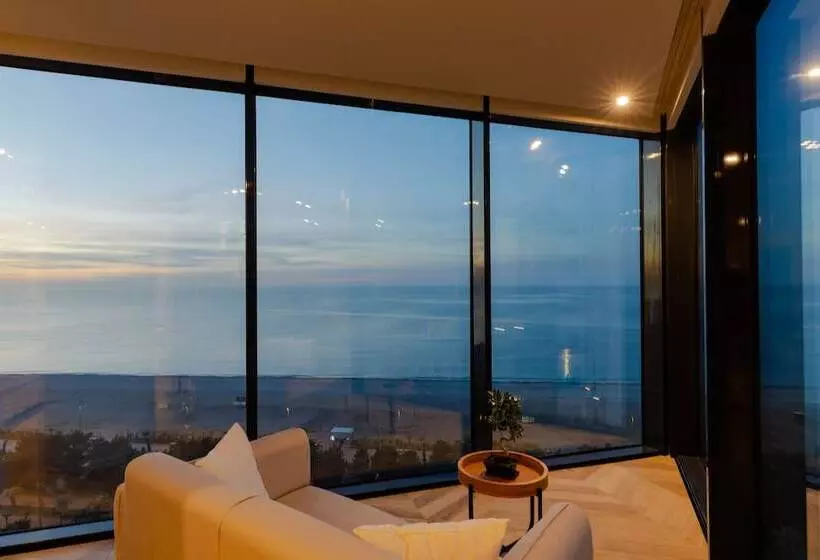 هتل Miramar Luxury Residences