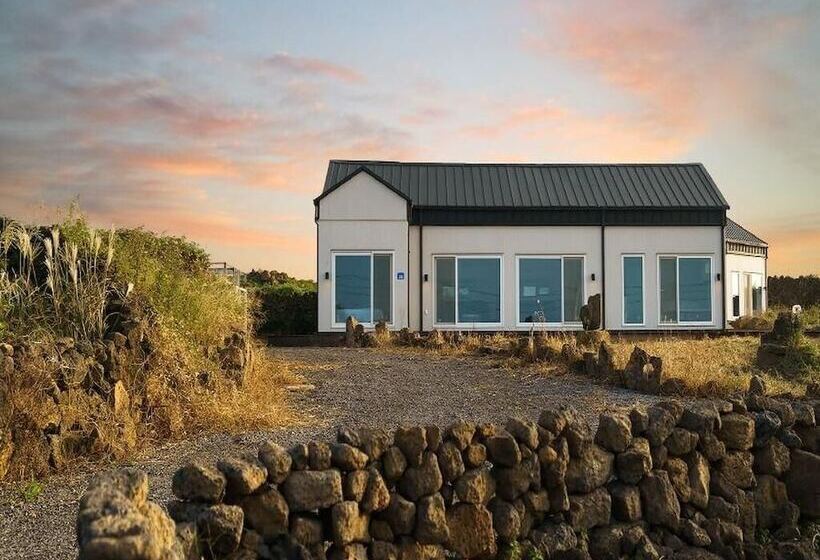 Jeju Sihyeonuipungcha Pension