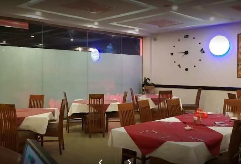 Taj Hotel And Restaurant