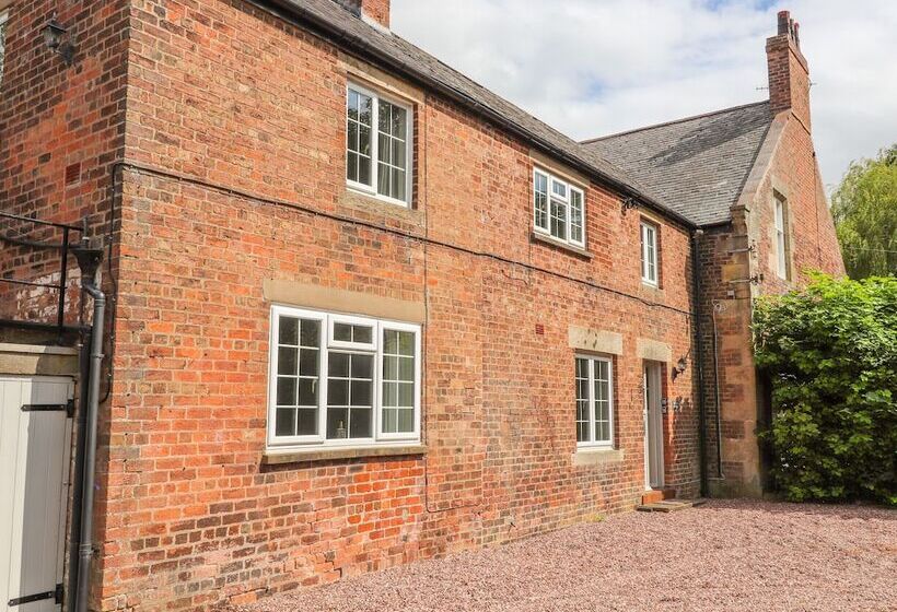 Well House Farm Flat 2