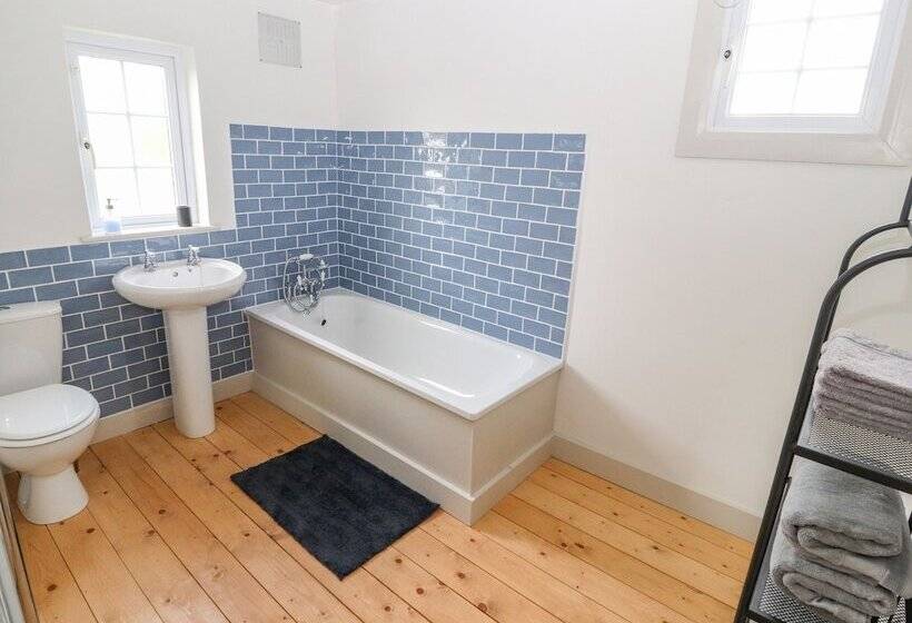 Well House Farm Flat 2