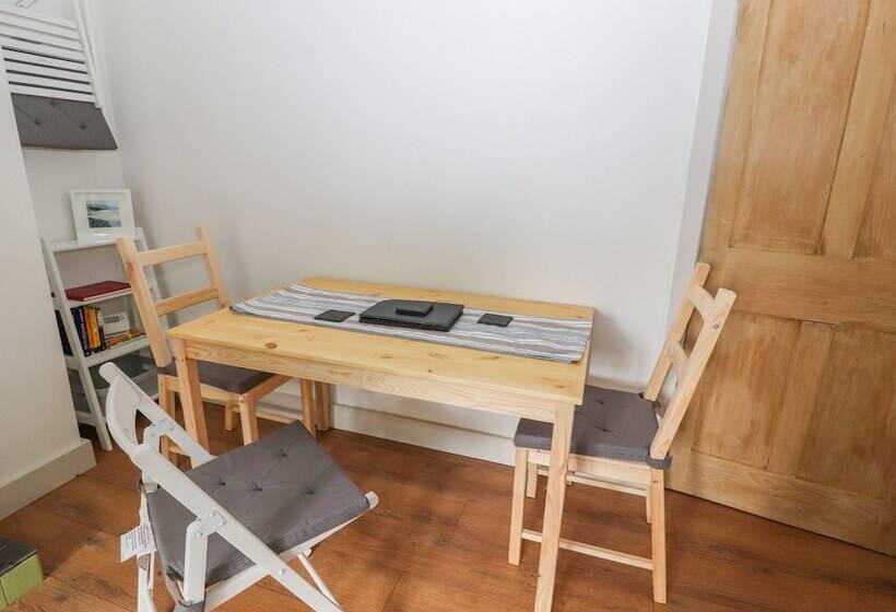 Well House Farm Flat 2