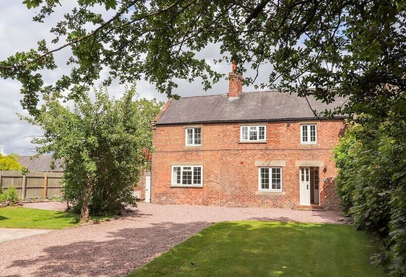 Well House Farm Flat 2