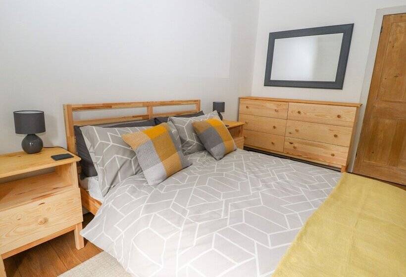 Well House Farm Flat 2