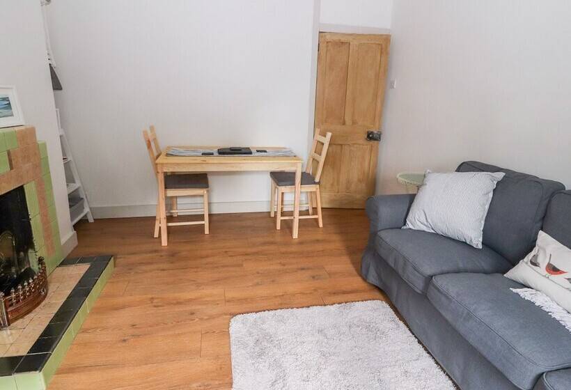 Well House Farm Flat 2