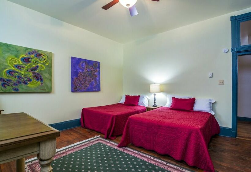 Отель Allegheny Trail House