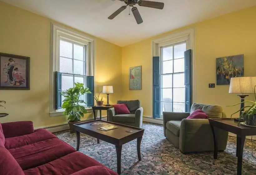 ホテル Allegheny Trail House