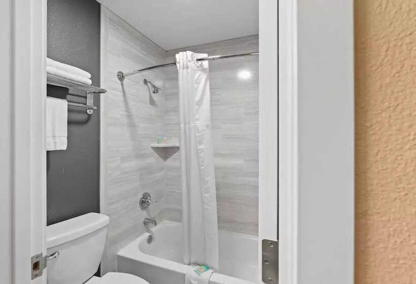 Hotelli Basecamp Puyallup A Travelodge By Wyndham