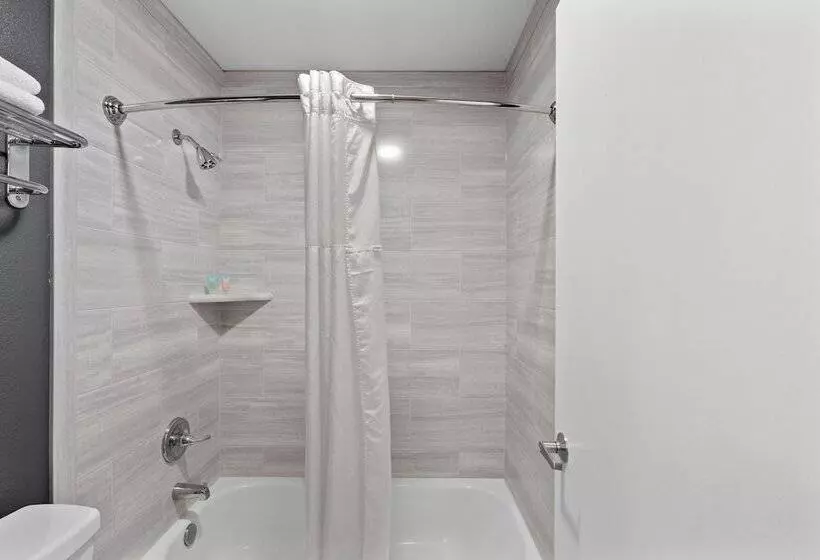 Hotelli Basecamp Puyallup A Travelodge By Wyndham