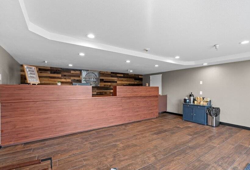 酒店 Basecamp Puyallup A Travelodge By Wyndham