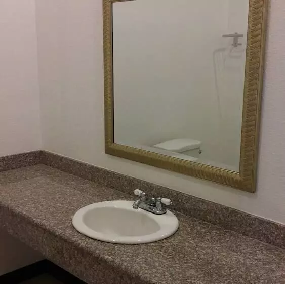 Hotelli Country Regency Inn & Suites