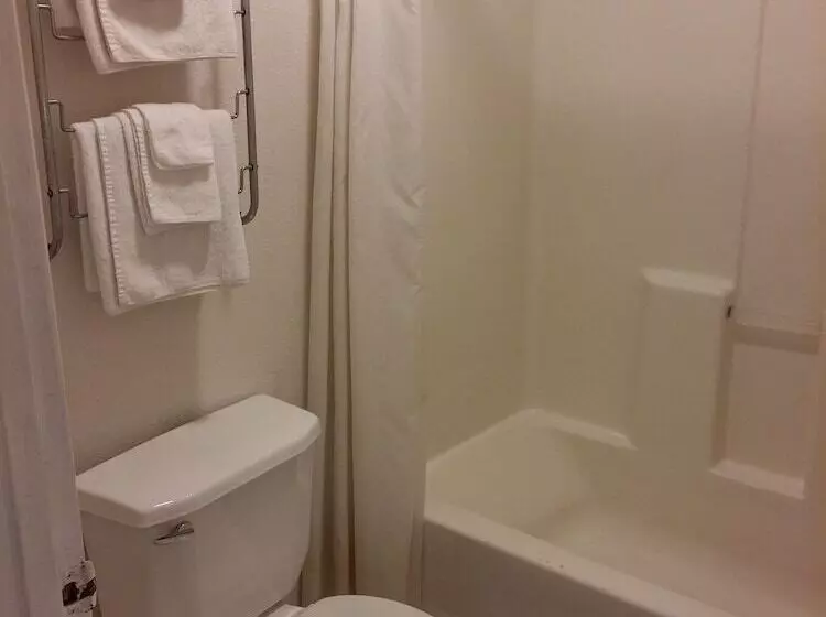 Hotelli Country Regency Inn & Suites