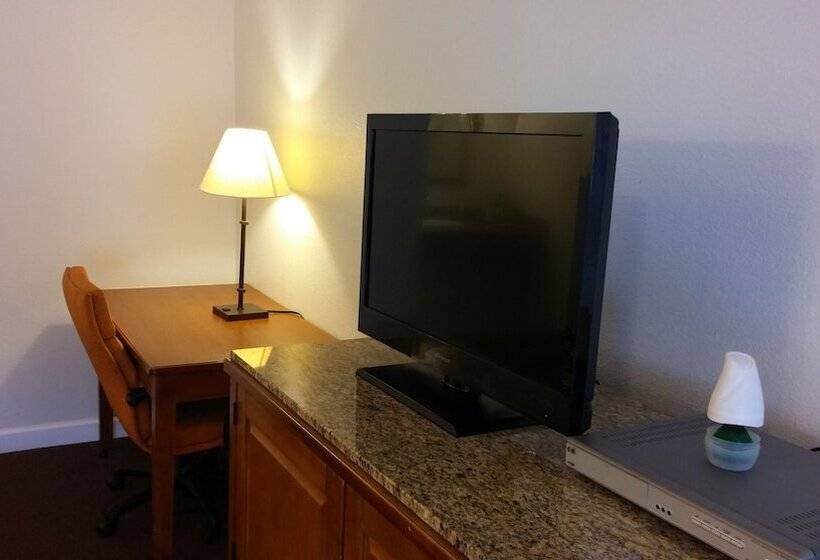 Szálloda Country Regency Inn & Suites