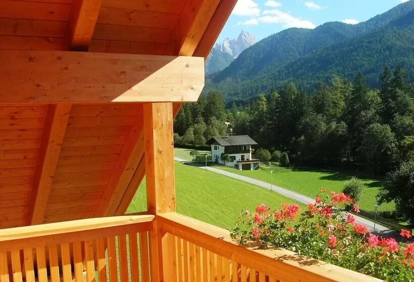 Hotelli Garni Appartements Helvetia