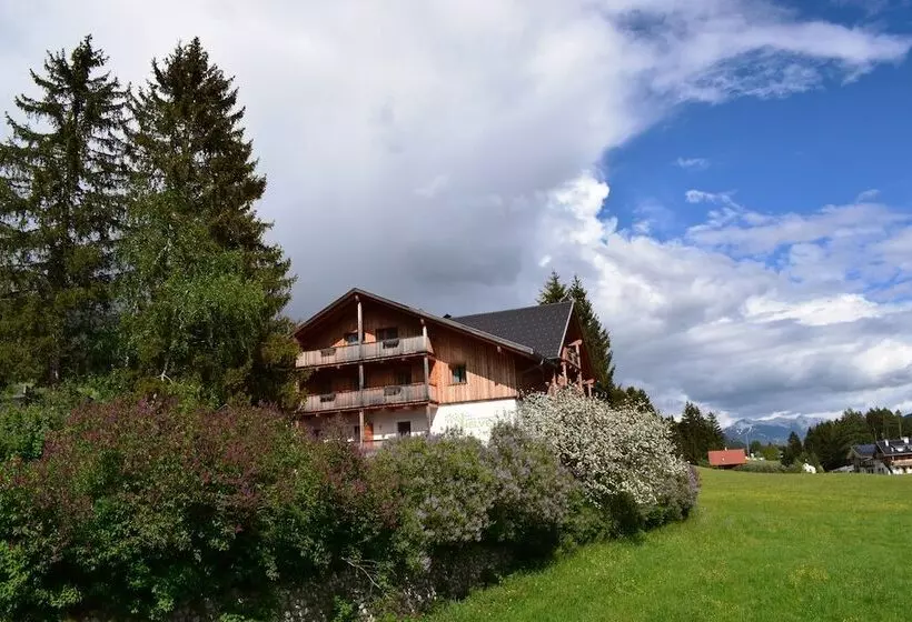 Hotelli Garni Appartements Helvetia