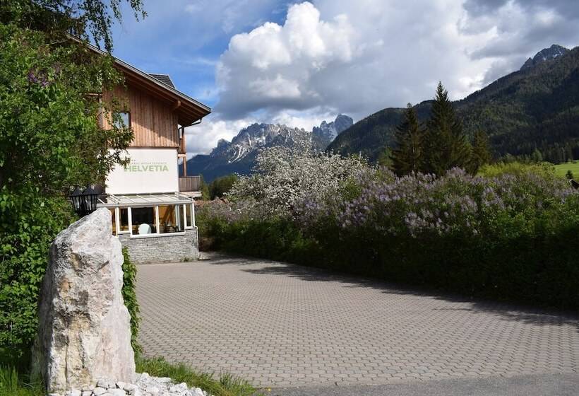 בית מלון כפרי Garni Appartements Helvetia