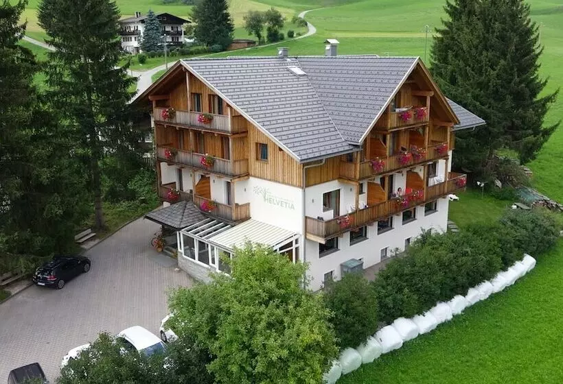 Hotelli Garni Appartements Helvetia