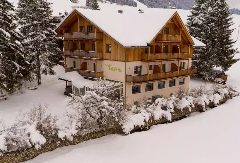 Hotelli Garni Appartements Helvetia