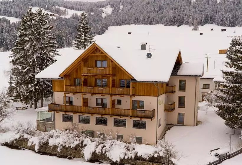 Hotelli Garni Appartements Helvetia