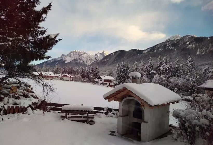 Hotelli Garni Appartements Helvetia