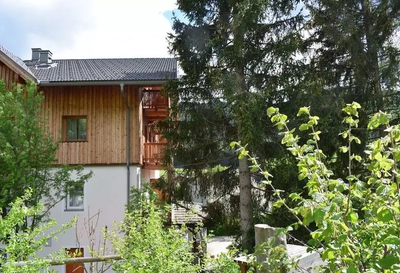 Hotelli Garni Appartements Helvetia