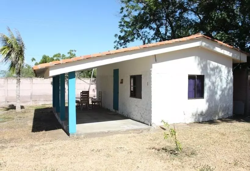 هتل Somar Surf Camp & Lodge