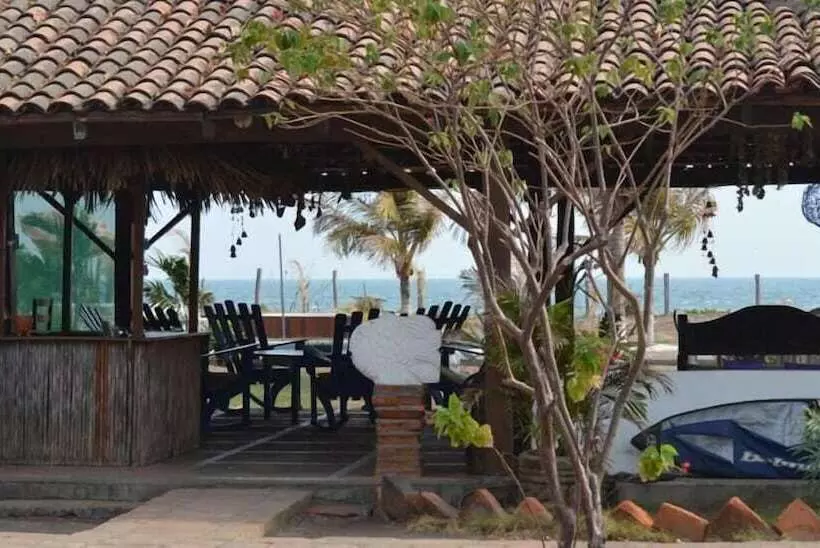 هتل Somar Surf Camp & Lodge