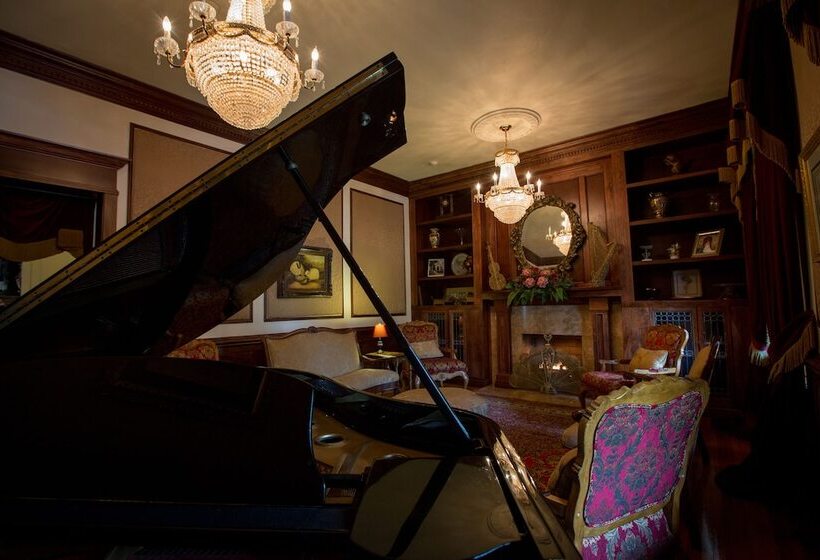 هتل Boggs Mansion