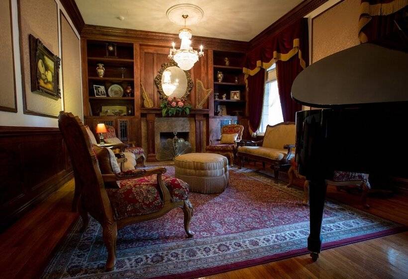 هتل Boggs Mansion