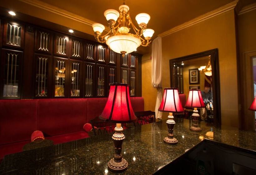 هتل Boggs Mansion