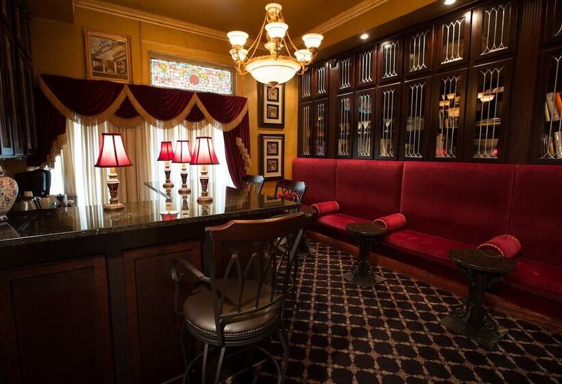 هتل Boggs Mansion