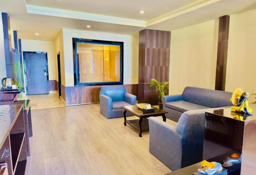 ホテル Tara Palace Resort And Spa