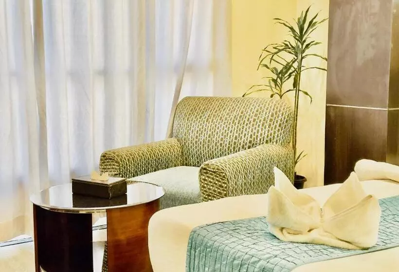 ホテル Tara Palace Resort And Spa