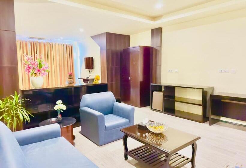 ホテル Tara Palace Resort And Spa