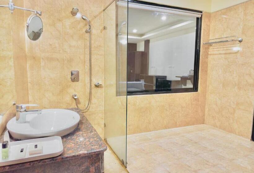 ホテル Tara Palace Resort And Spa