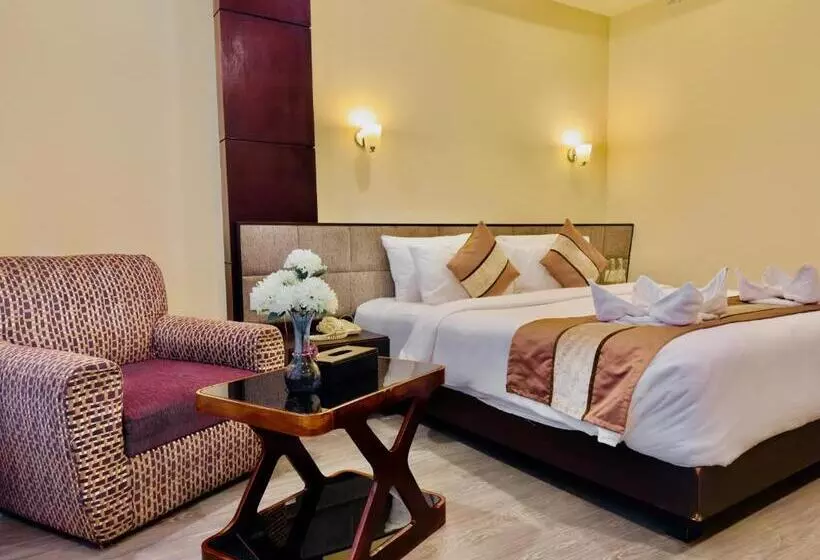 ホテル Tara Palace Resort And Spa