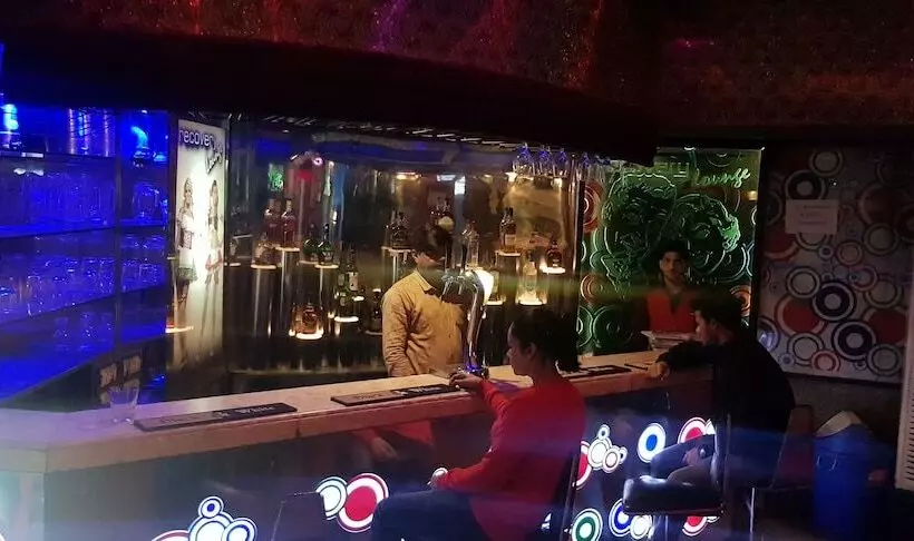 ホテル The Taksonz