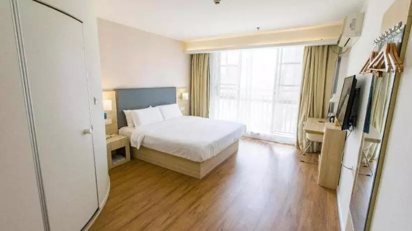 Hanting Hotel Huaihua Medical School