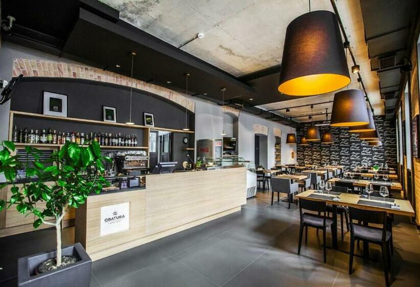 ホテル Qbatura Cafe &