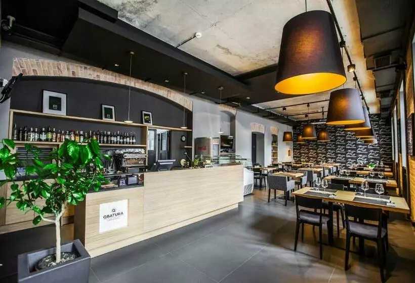 ホテル Qbatura Cafe &